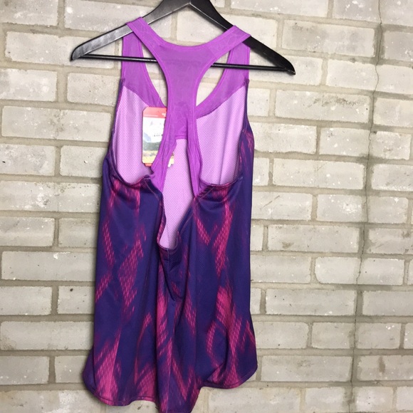 The North Face Runagade Tank Top NWT - Picture 3 of 9